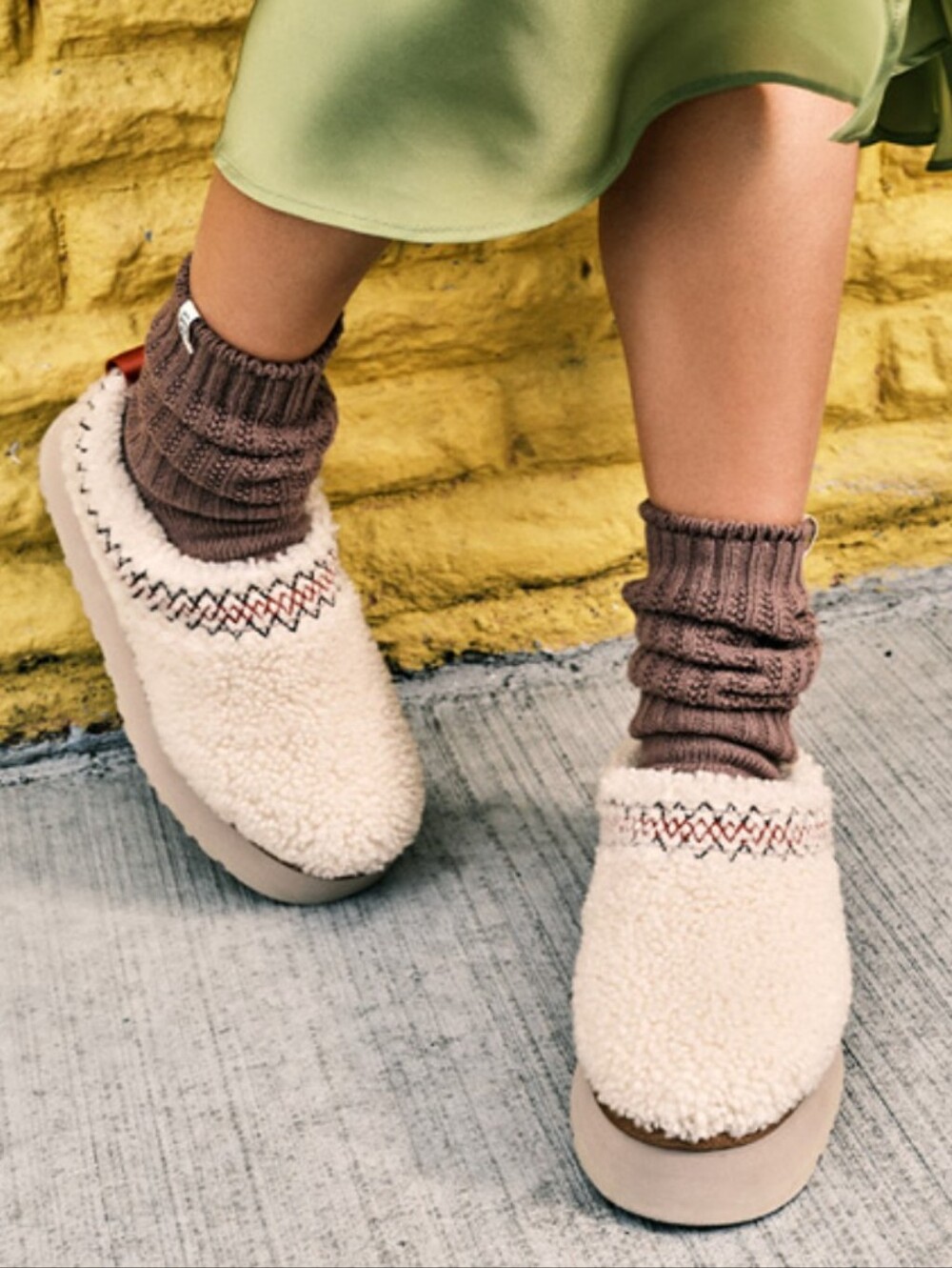 UGG Tazz Heritage Braid Slippers
